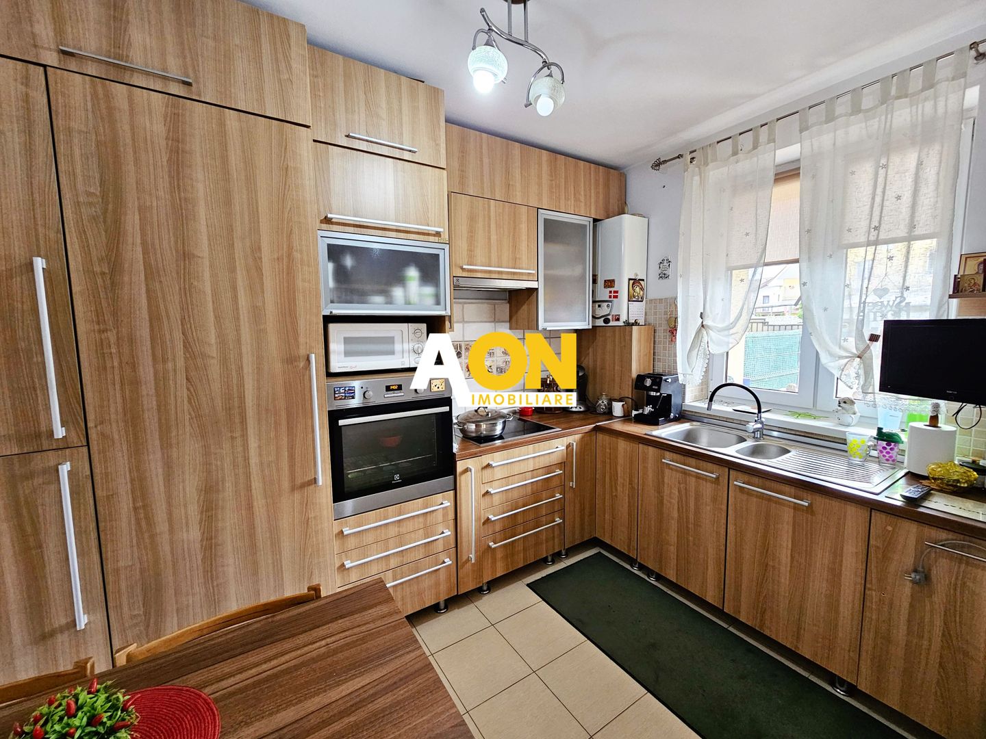 Casa tip insiruit, 3 camere, mobilata, utilata, 148 mp teren, Centru - Poză 8
