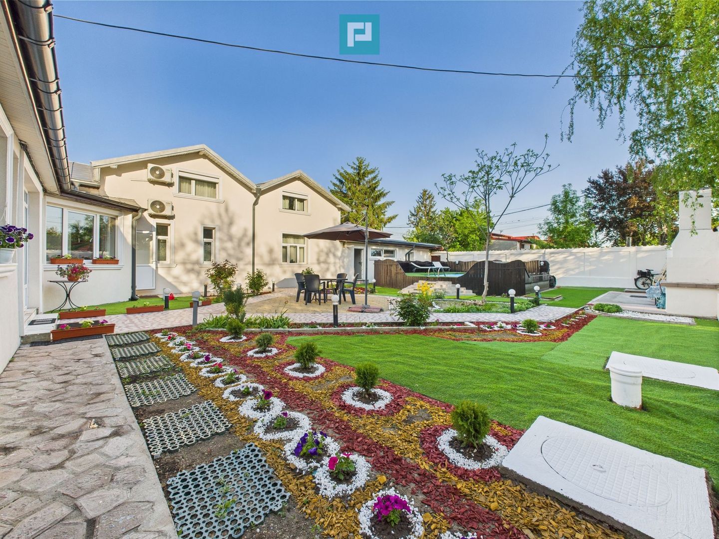 Proprietatea ideala pentru investitie sau locuit pe Str. 16 Februarie - Poză 2