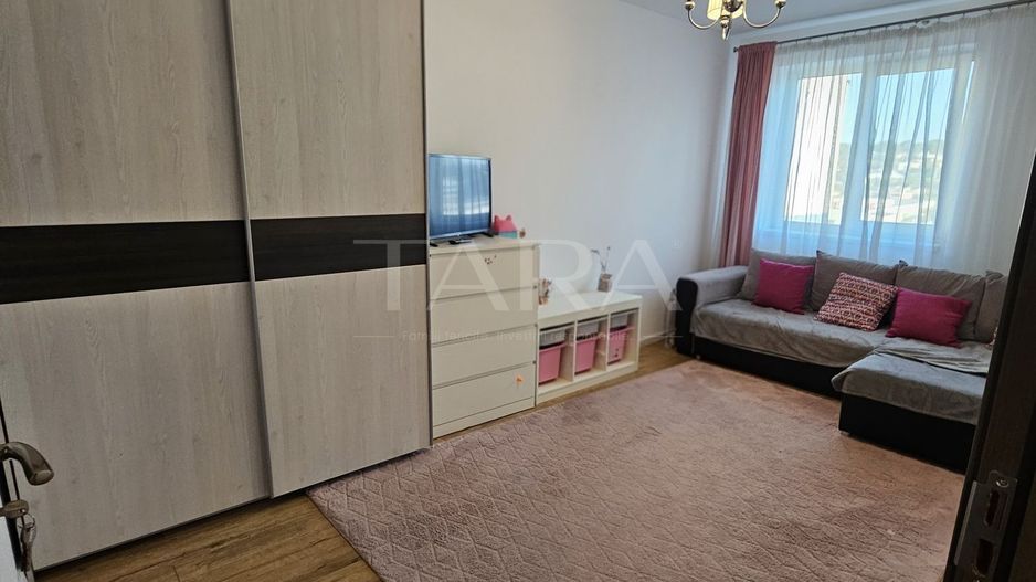 Apartament cu 3 camere, balcon și 2 lifturi, zona Corneliu Coposu. - Poză 3