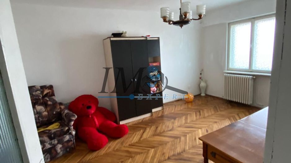 Apartament cu 4 camere de vanzare in zona Closca in Alba Iulia - Poză 1