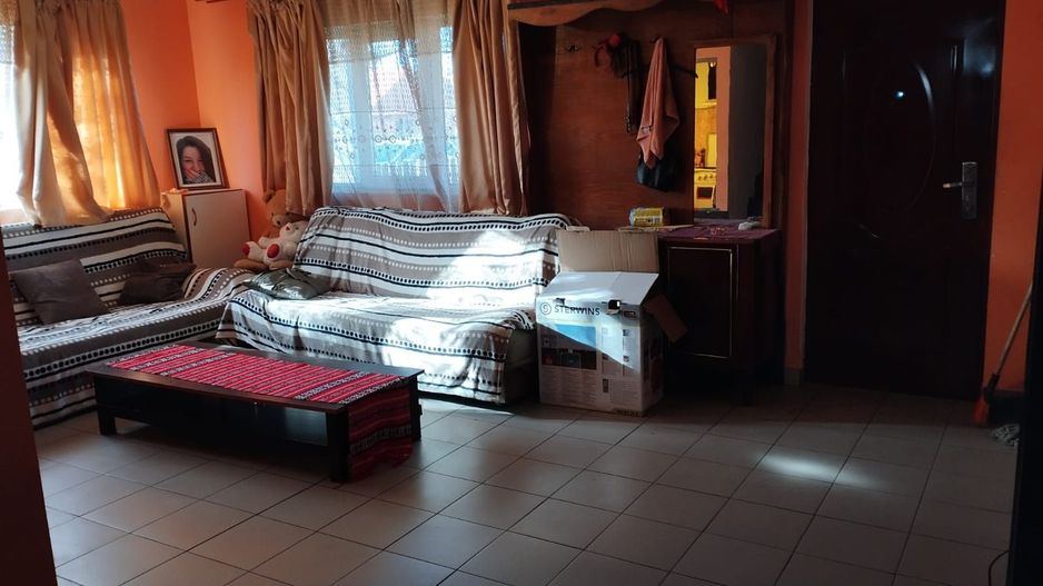 DARZA - CREVEDIA, CASA 7 CAMERE - Poză 5