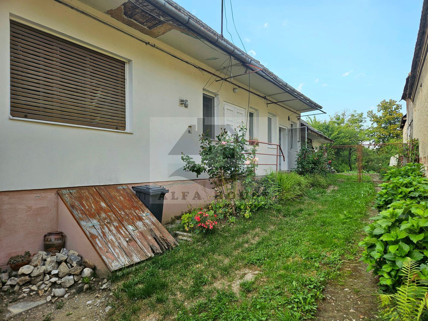 Casa individuala Sacele, 67 mp + 40 mp garaj + 515 mp curte - Poză 1