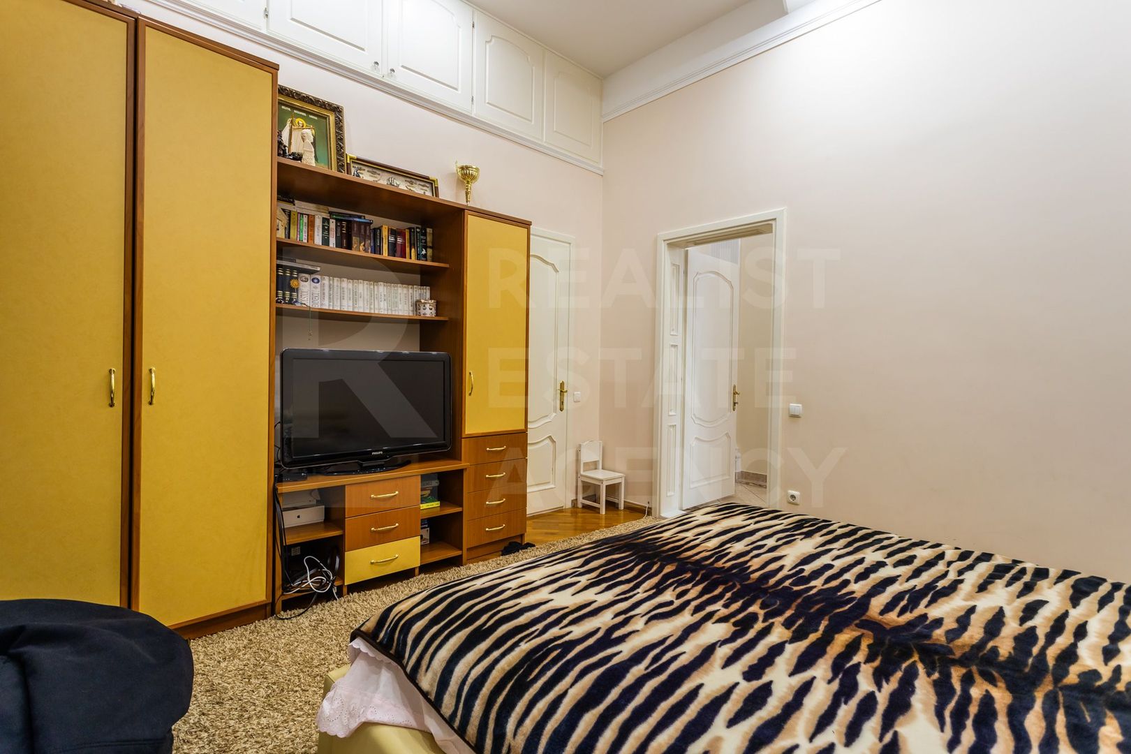 Vânzare casă de lux, 700 mp + 22 ari, situată în Tohatin - Poză 42