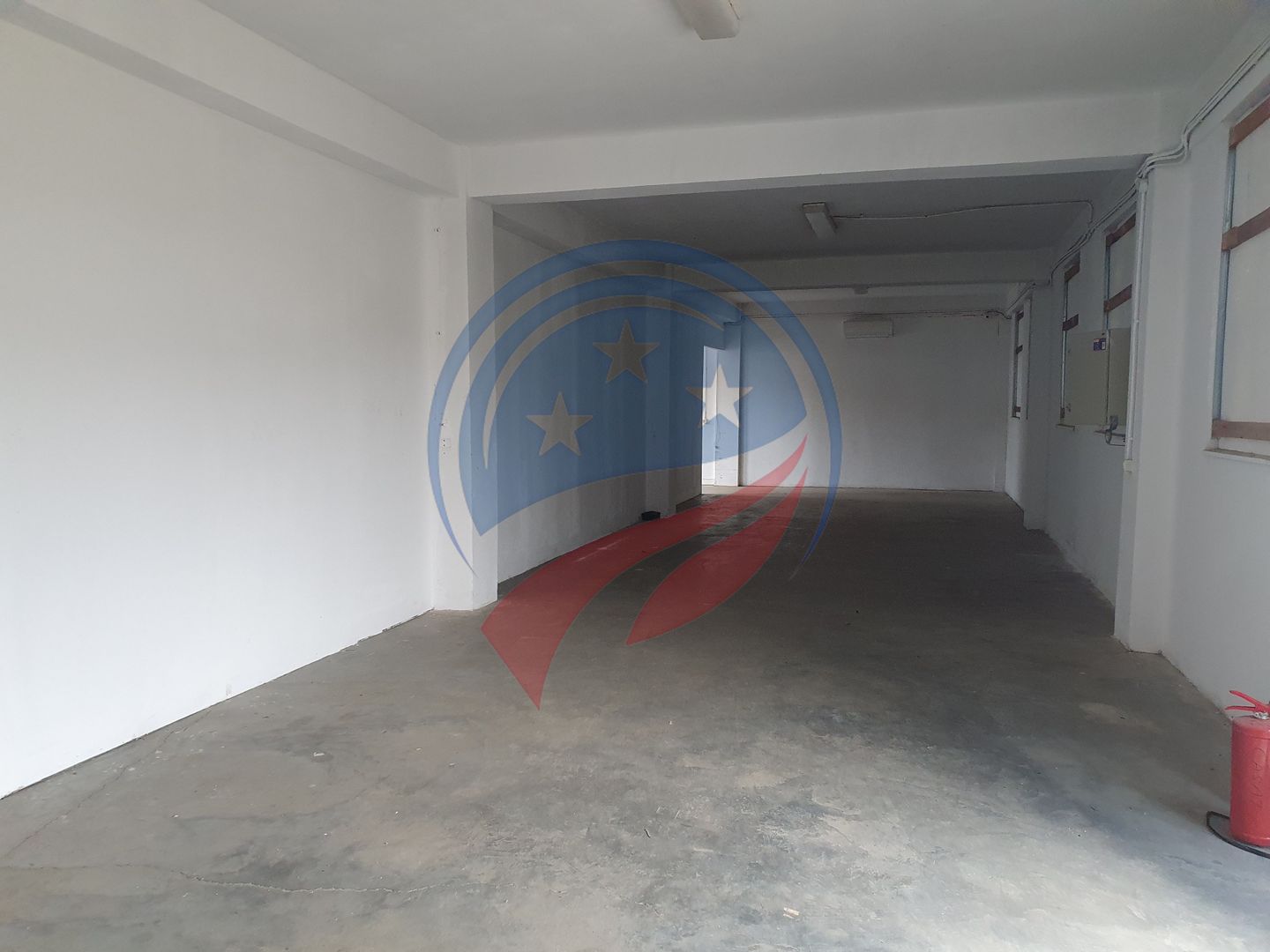 2 HALE de 357 mp si 474 mp  si teren intravilan de 5423 mp  Isalnita - Poză 9