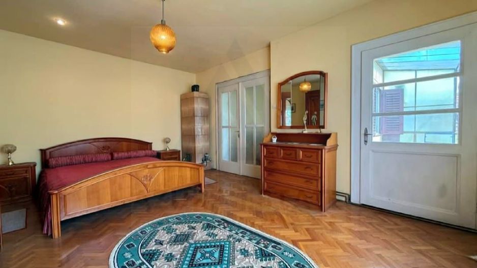 Apartament 4 camere 110 mp utili cu teren aferent si 2 bai Central - Poză 2