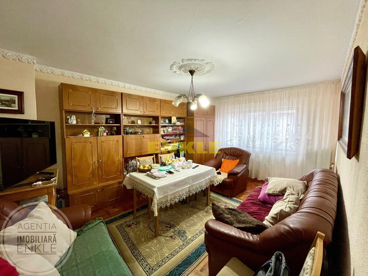 De vânzare apartament cu 3 camere decomandat, zona Piața Mare - Poză 1