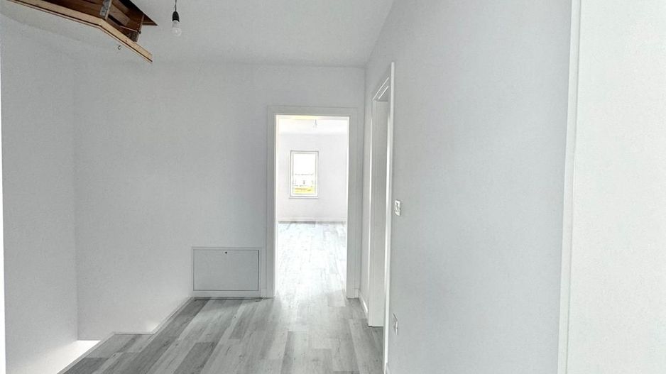 Duplex 4 camere -140.000€ pozitie excelenta |Săcălaz| - Poză 9