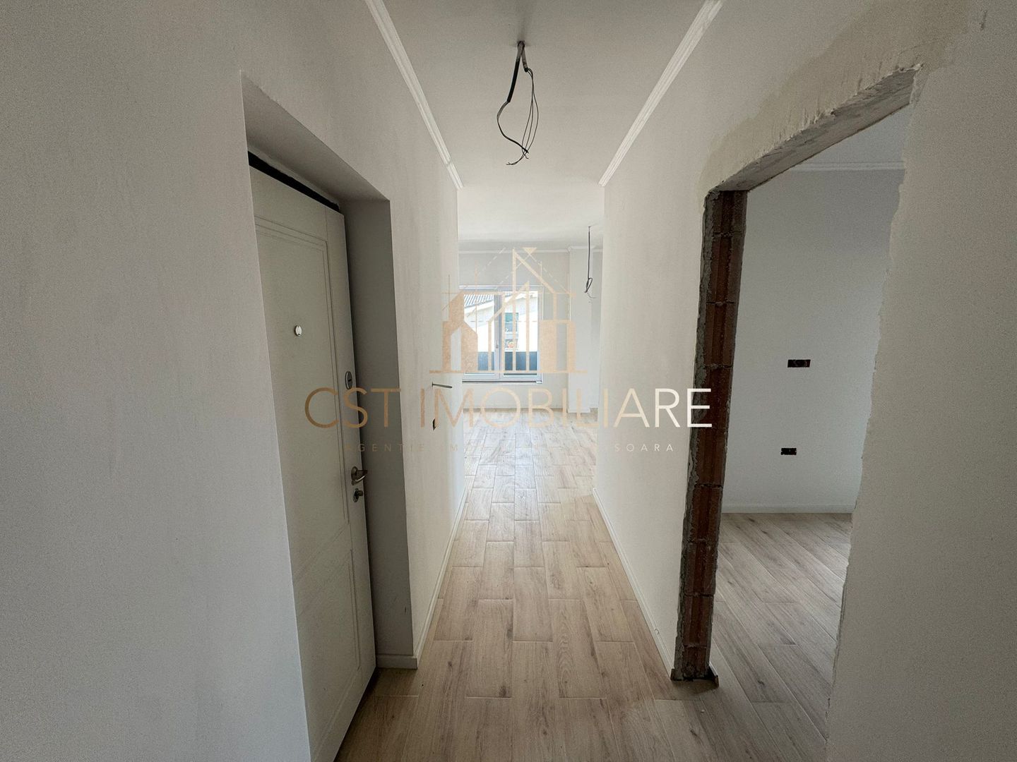 Apartament cu 4 camere / Terasa 30 mp - Poză 5