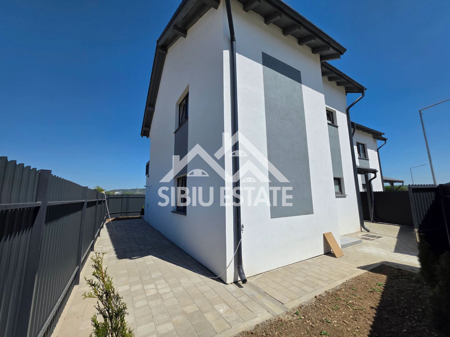Casa la cheie cu carport si terasa, Selimbar, Sibiu - Poză 3