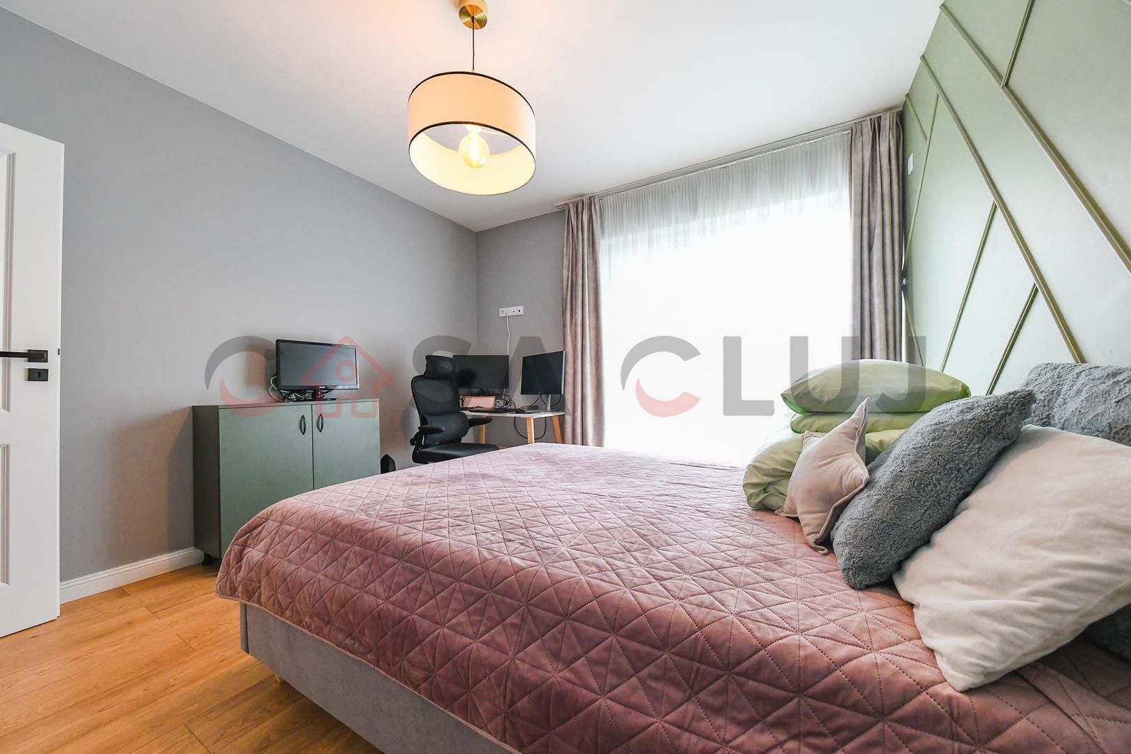 3 camere, bloc nou, etaj intermediar - Poză 2
