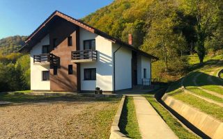 Complex turistic de vânzare în Slănic Moldova - hotel, pensiune - Poză 2