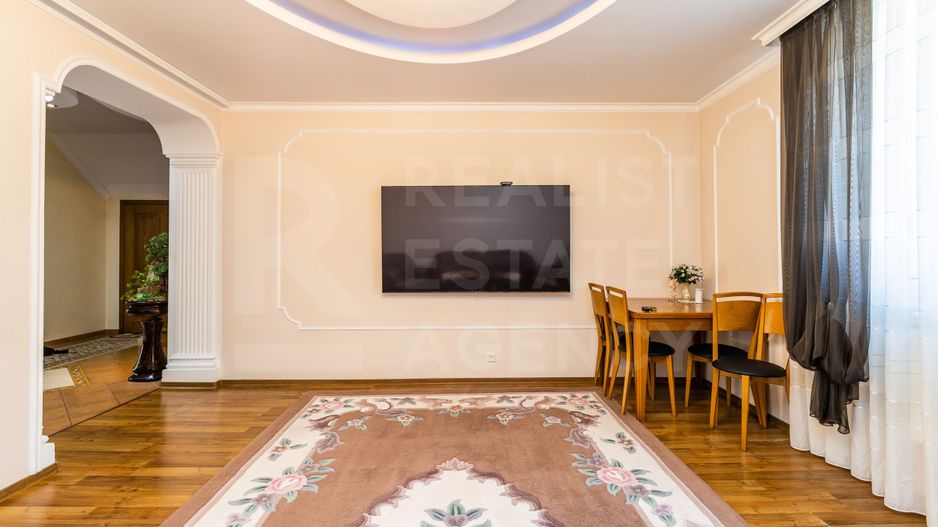 Vânzare, casă, 2 nivele, 4 camere, strada 31 August 1989, Centru - Poză 1