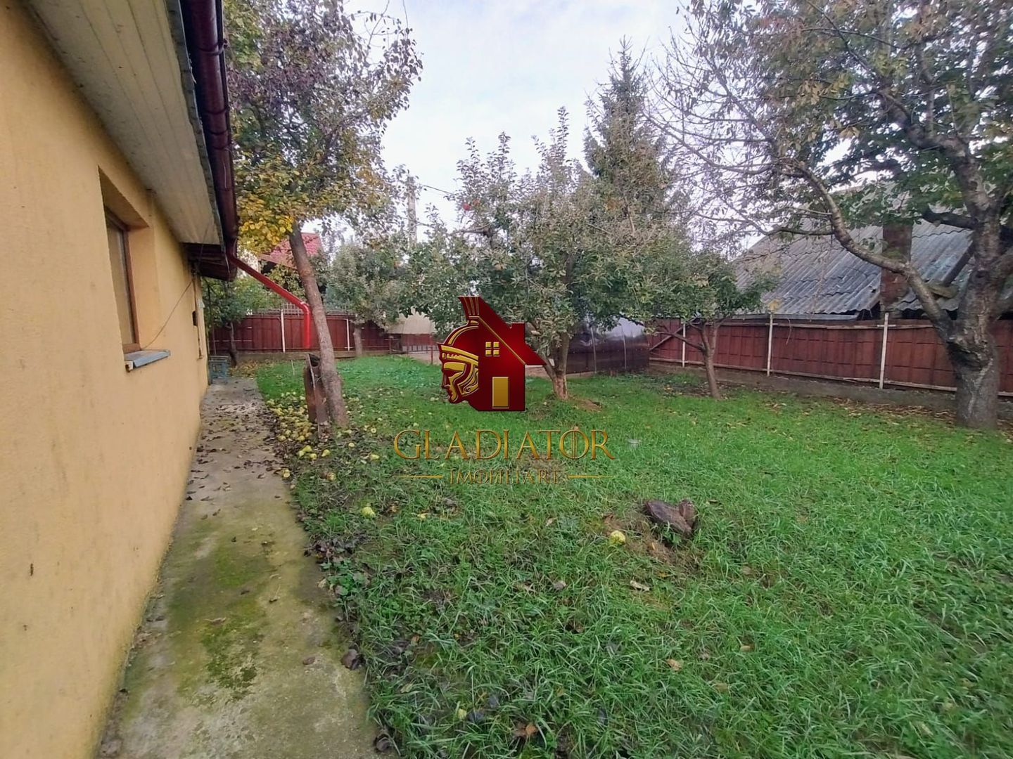 Casa cu teren 491 mp la pret de apartament cu 1 camera in Nicolina - Poză 6