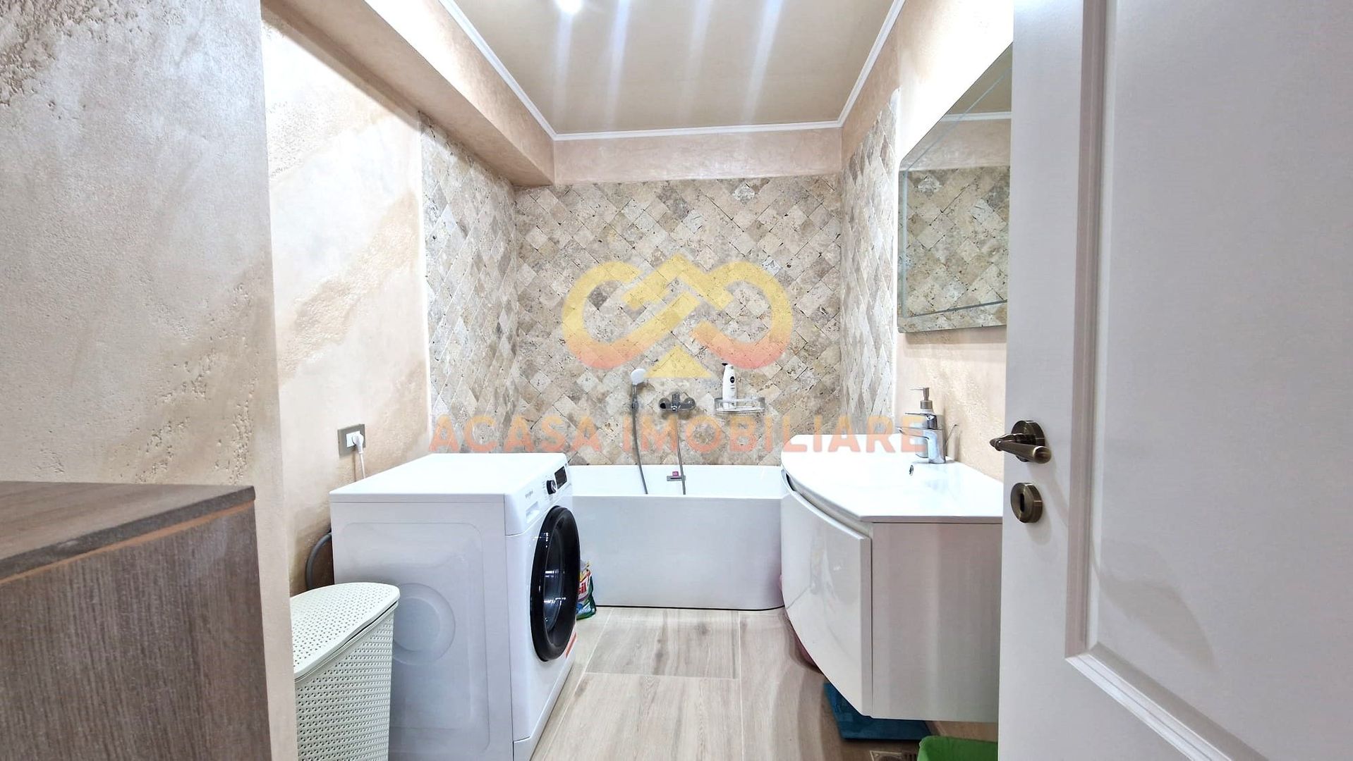 BUCIUM VISAN PRET PROMOTIONAL APARTAMENT 3 CAMERE 67MP - Poză 3