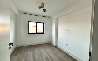 De vanzare, apartament cu 3 camere, zona Centrala - Poză 4