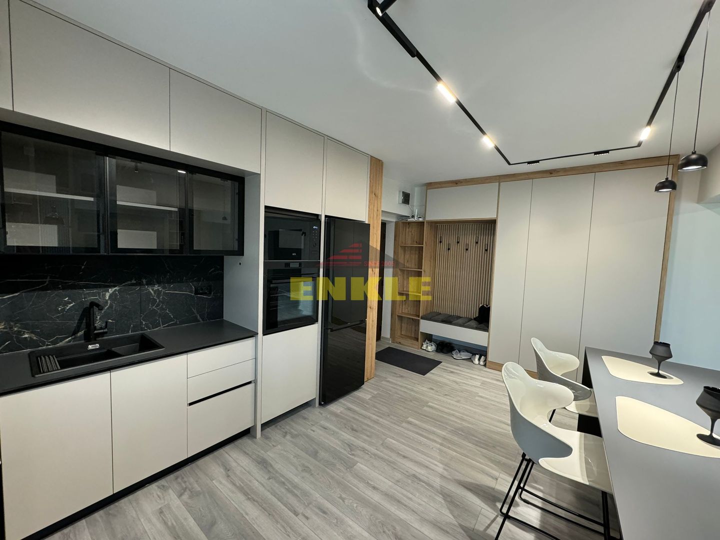 De vânzare – Apartament 4 camere, 102 mp, zona Bazar - Poză 10