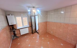 3 camere decomandat la etajul 1 in 1 Mai an 1985 centrala - Poză 2