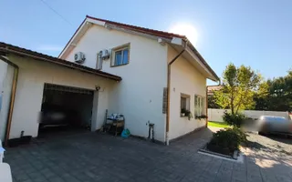 Casă individuală spațioasă cu garaj și curte generoasă – Ghiroda - Poză 19