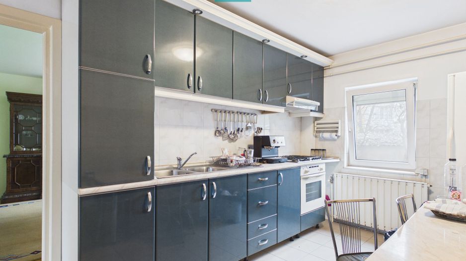 Apartament 3 camere pentru investiții în Grădiște - Poză 3