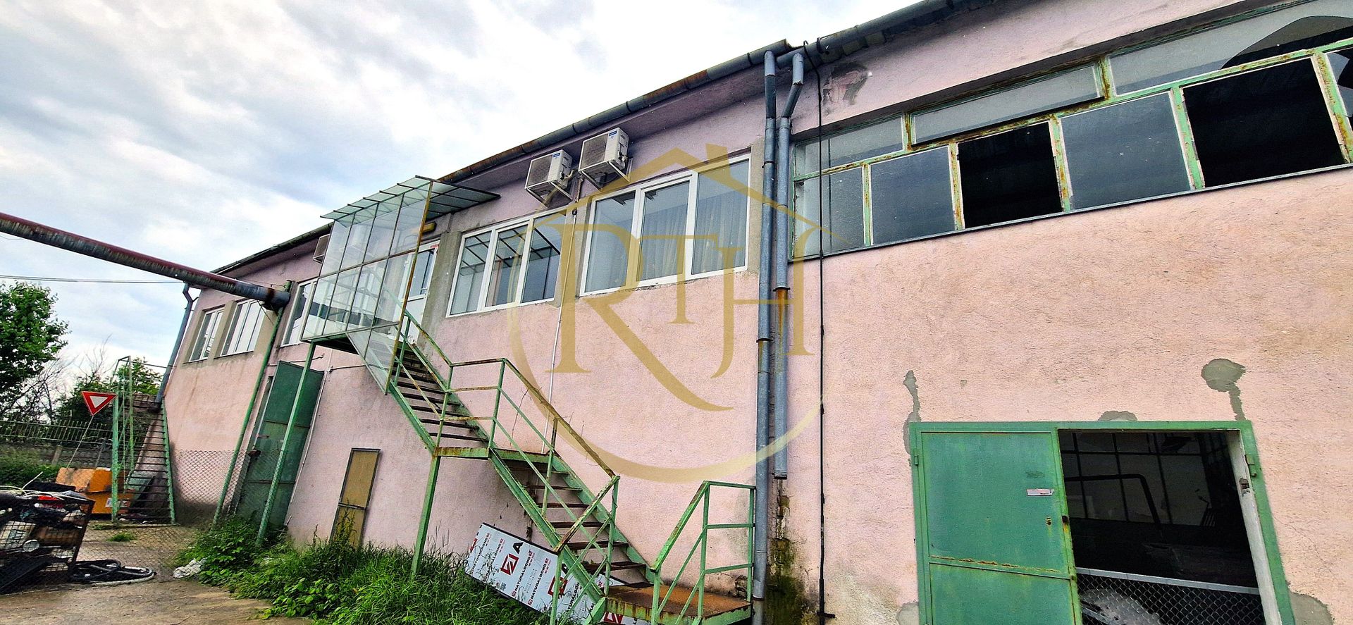 Cladiri si teren de închiriat zona industriala pentru orice tip de activitate. - Poză 8