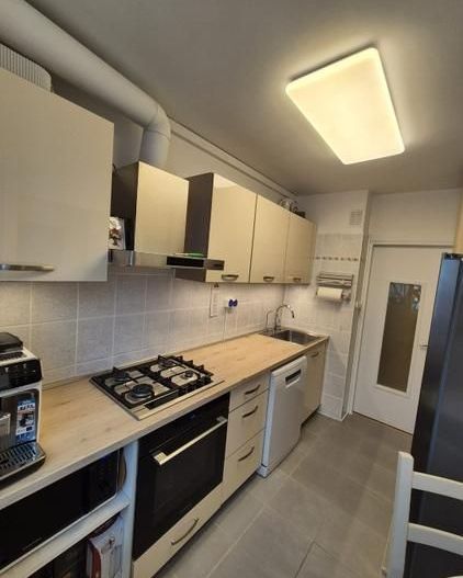 APARTAMENT MOBILAT CENTRALA LOC PARCARE ZONA  BRANCOVEANU - Poză 1