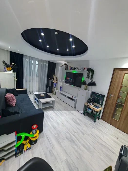 OCAZIE APARTAMENT 3 CAMERE DECOMANDAT UIOARA/BRANCOVEANU - Poză 3