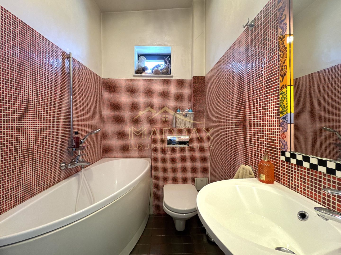 Vila cu 5 camere *344mp* + 800mp Teren // Zona Bucurestii Noi - Poză 37