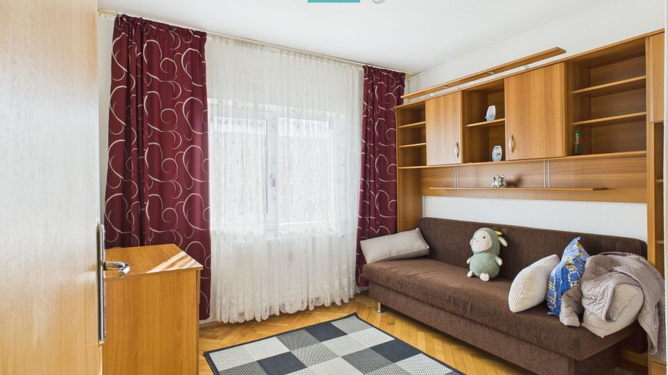 Apartament decomandat cu patru camere de inchiriat - Poză 2