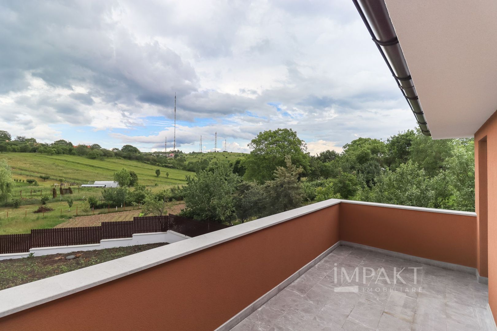 Case cuplate 5 camere si teren de 700 m2 in Feleacu - Poză 22