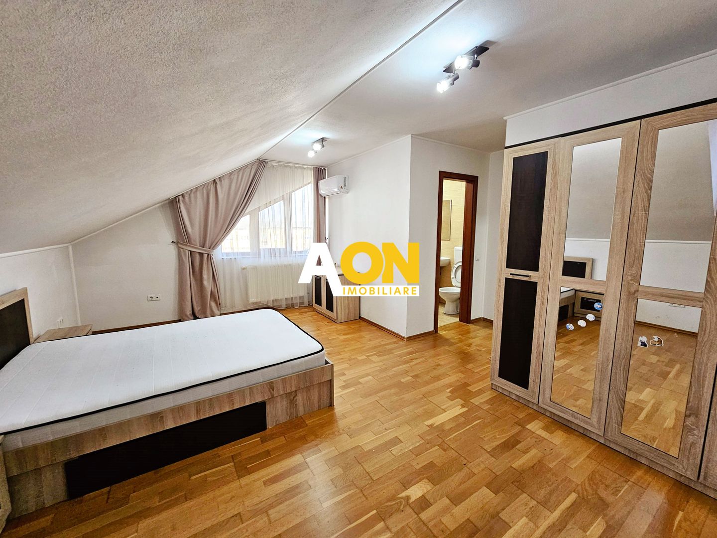Apartament 4 camere, 3 bai, 137 mp utili, cu garaj, Cetate, zona Piata - Poză 15
