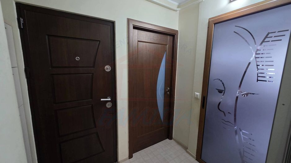 SE VINDE APARTAMENT 3 CAMERE, MICRO 17, 91.000 EURO - Poză 3