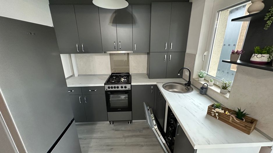 Apartament 3 camere  la prima inchiriere - Poză 9