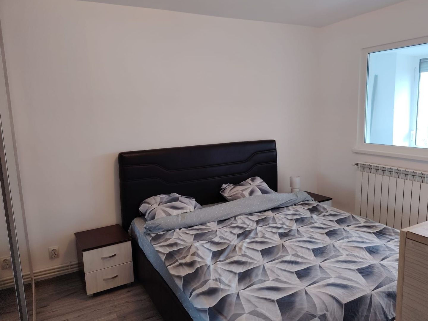 Inchiriez apartament 3 camere - Poză 9