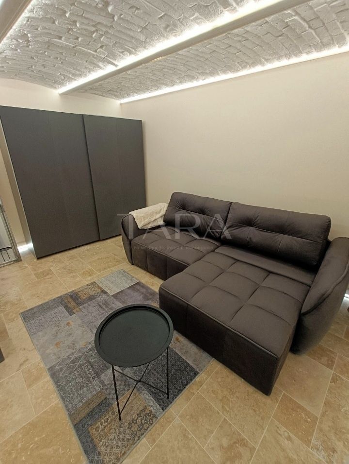 Vând Apartament Ultracentral. Investiție Profitabilă. Parcul Central. - Poză 1