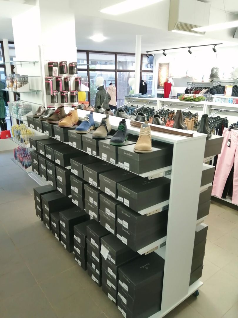 Spațiu comercial ultracentral, 200 mp singurul vad 100% pietonal Roman - Poză 9