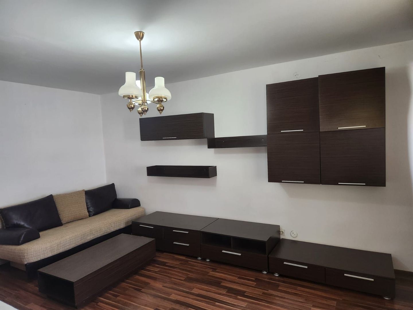Apartament cu o cameră de vânzare în Tei, Bucuresti - Poză 1