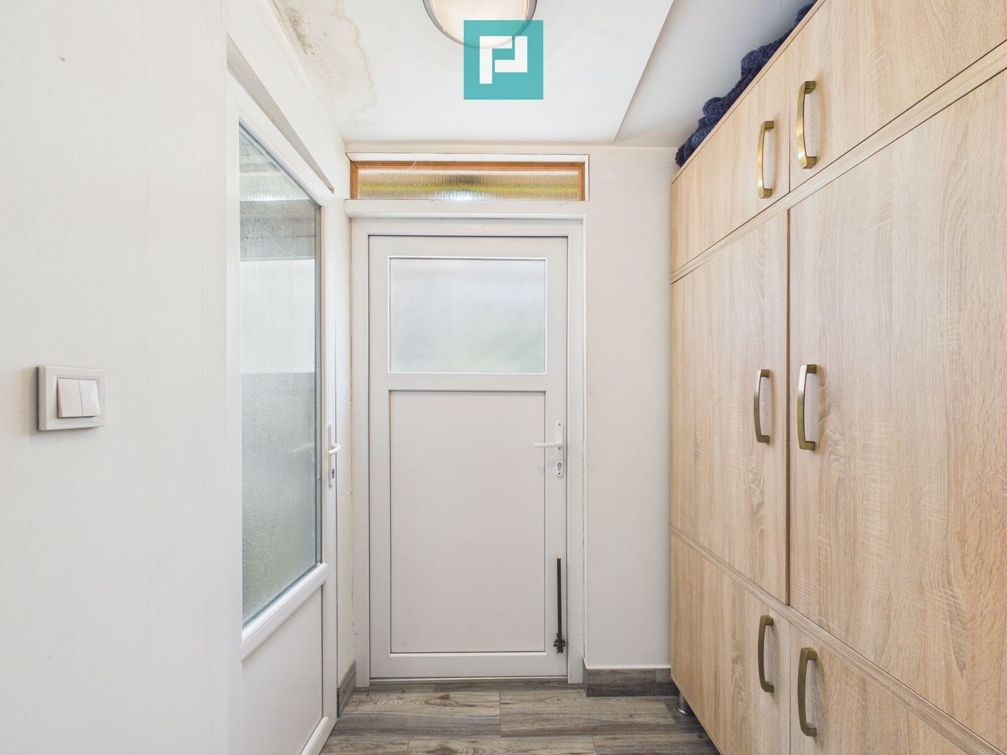 Apartament cu o camera, zona Parneava - Poză 7