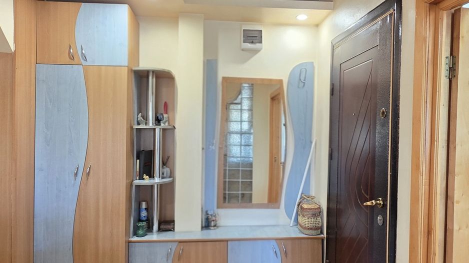 Apartament cu 3 camere, mobilat și utilat, etaj 3, VASLUI zona CARTIER; - Poză 5