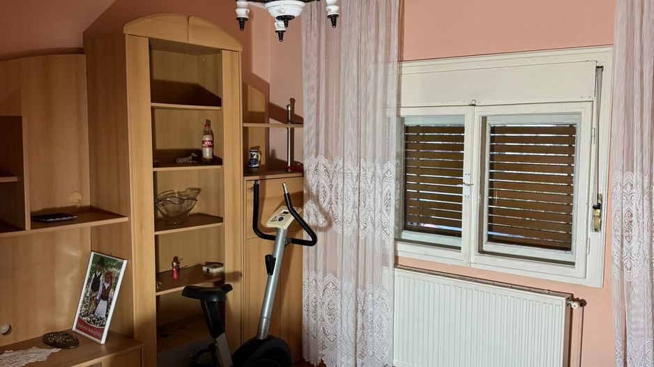 Girocului-Spitalul judetean | 3 Camere | Decomandat | Centrala proprie | Boxa - Poză 7