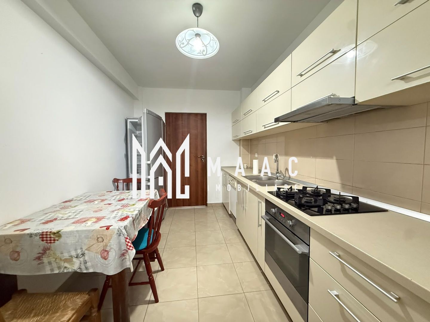 Apartament 3 camere | Etaj 2 | Decomandat | Terasa | Parcare - Poză 12