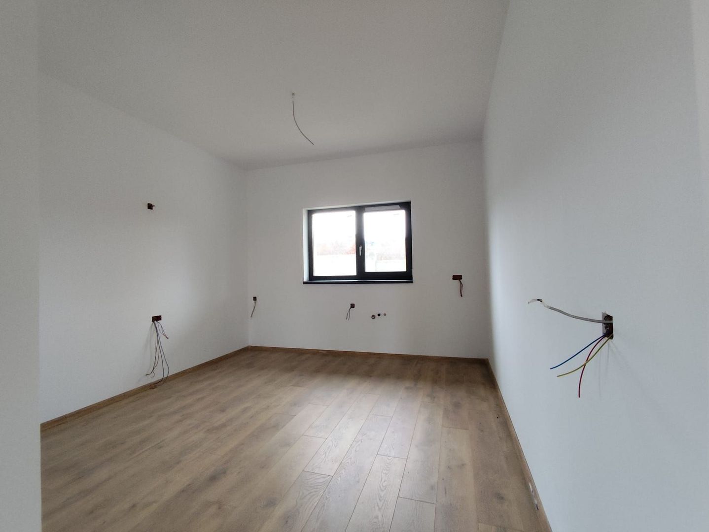 Casa noua de vanzare, nivel parter, living generos si 3 dormitoare - Poză 9