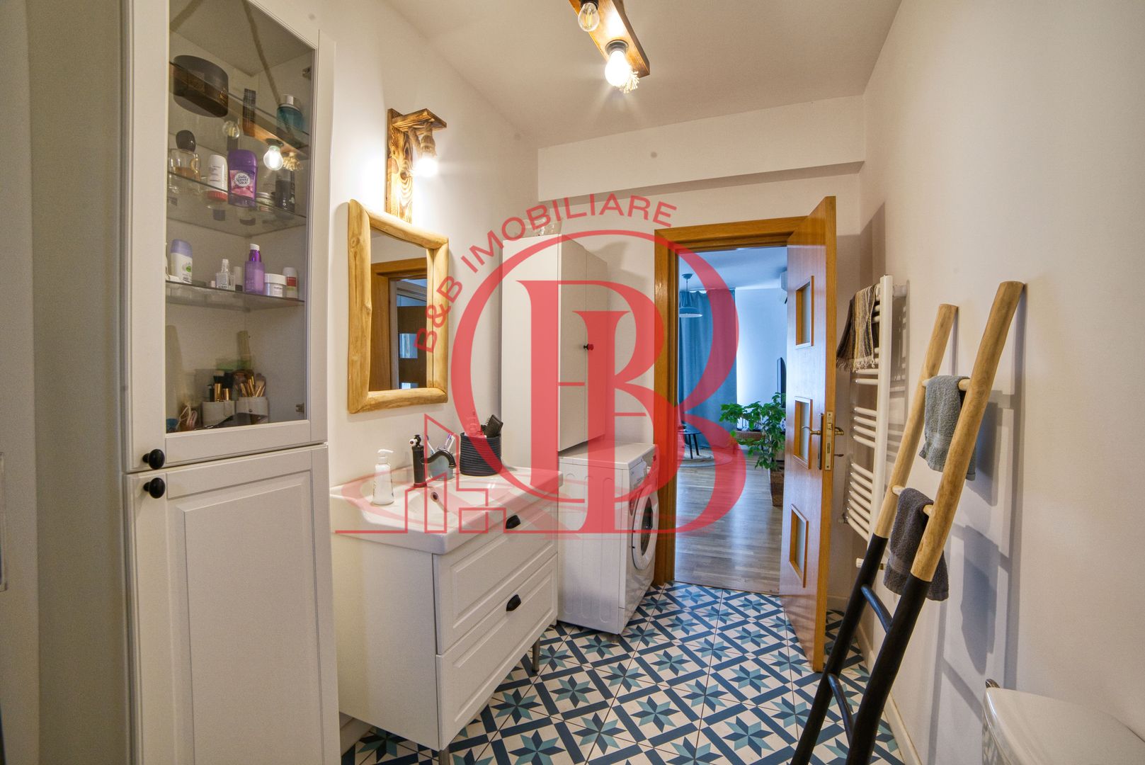 Casa complet mobilata 5 camere 3 bai curte generoasa - Poză 16