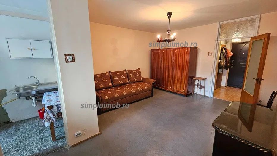 Garsoniera de renovat etaj intermediar Piata Delfinului - Poză 2