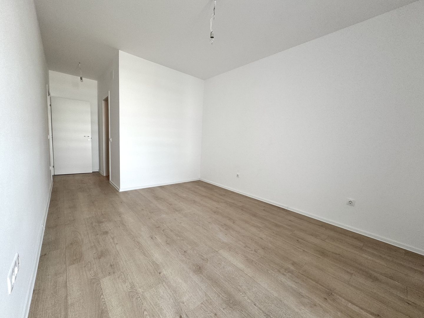 3 camere 76 mp SU + Balcon 6.5mp - Zona Lac Straulesti-Mall Colosseum - Poză 18