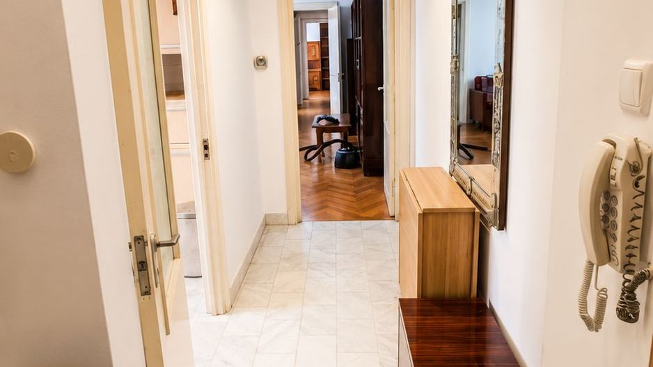 Etaj intermediar | 3 camere | 66 mp + balcon | Zona Spitalul Județean - Poză 4