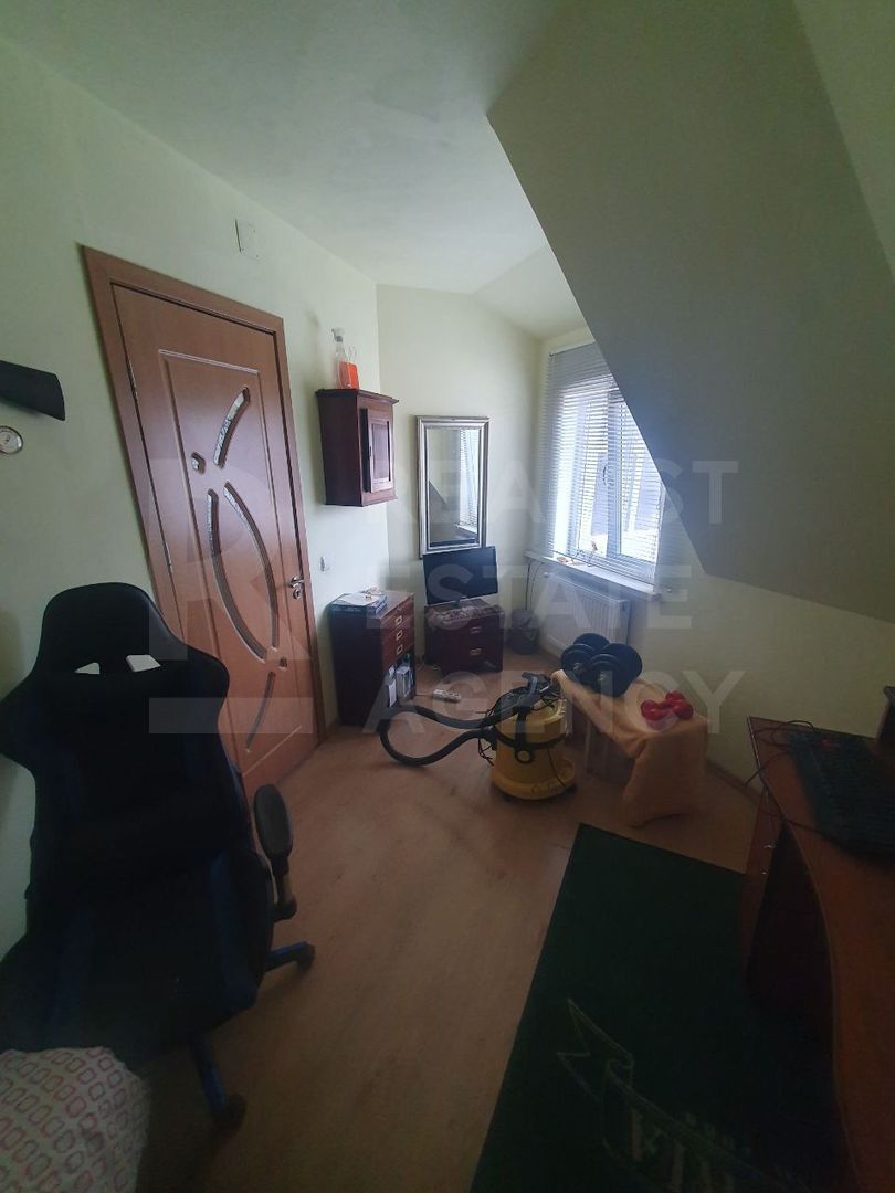 casa cu 2 nivele - Poză 34