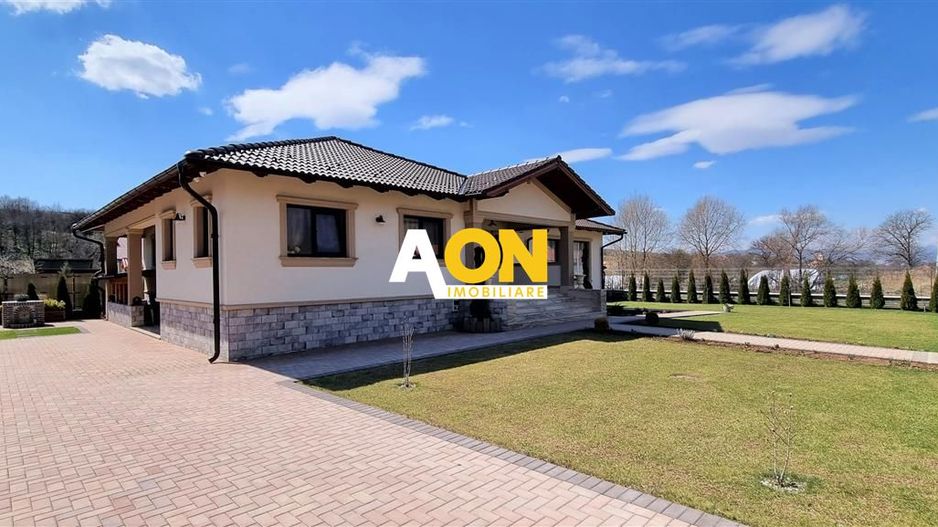 Casa 4 camere finisaje de lux 950 mp teren Com. Ciugud - Poză 21