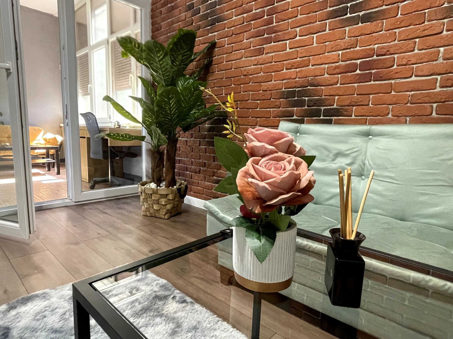 Apartament deosebit 3 camere, ultracentral–2 dormitoare king size,  Universitate - Poză 1