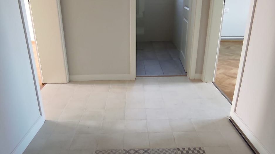 Apartament cu 3 camere  in zona centrala a Brasovului - Poză 5