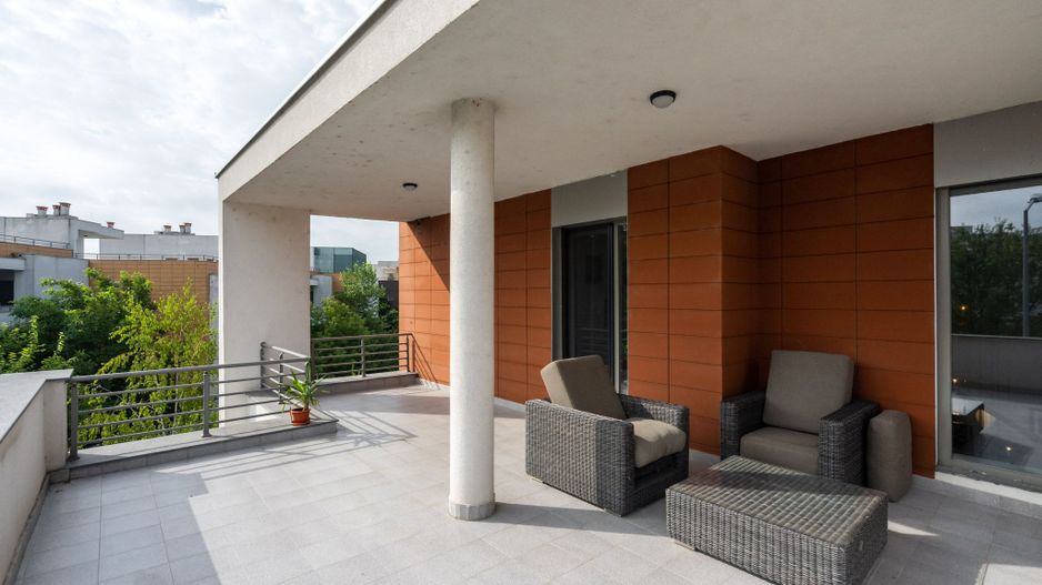 COMISION 0% - Vila eleganta P+2E 380 mp utili, teren 470mp, lac propriu + ponton - Poză 14